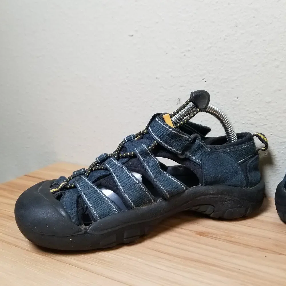 Keen Kids Size 2 Newport Water Sandals Blue Black Outdoor Trails‎ Hike Gorpcore